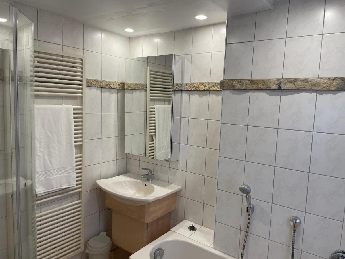 Zwergdackeladlerhirsch Apartment บอยรอน ภายนอก รูปภาพ